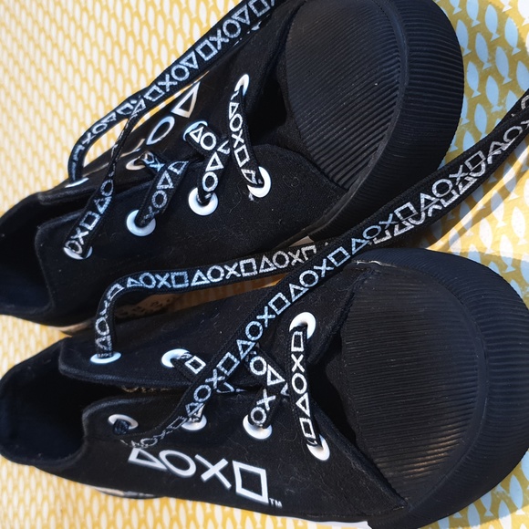 PlayStation Canvas trainers converse style in AS NEW condition jnr size 2, Sony - Picture 5 of 12